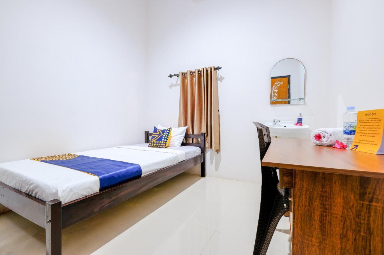 Spot On 1784 Tnc Residence Syariah Mataram Exterior photo